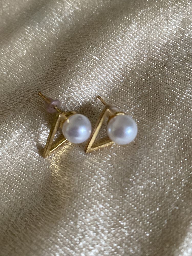 Pearl Studs