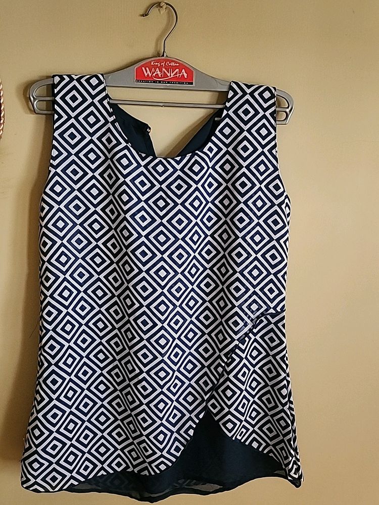 Navy Blue A Line Round Neck Geometric Pattern Top