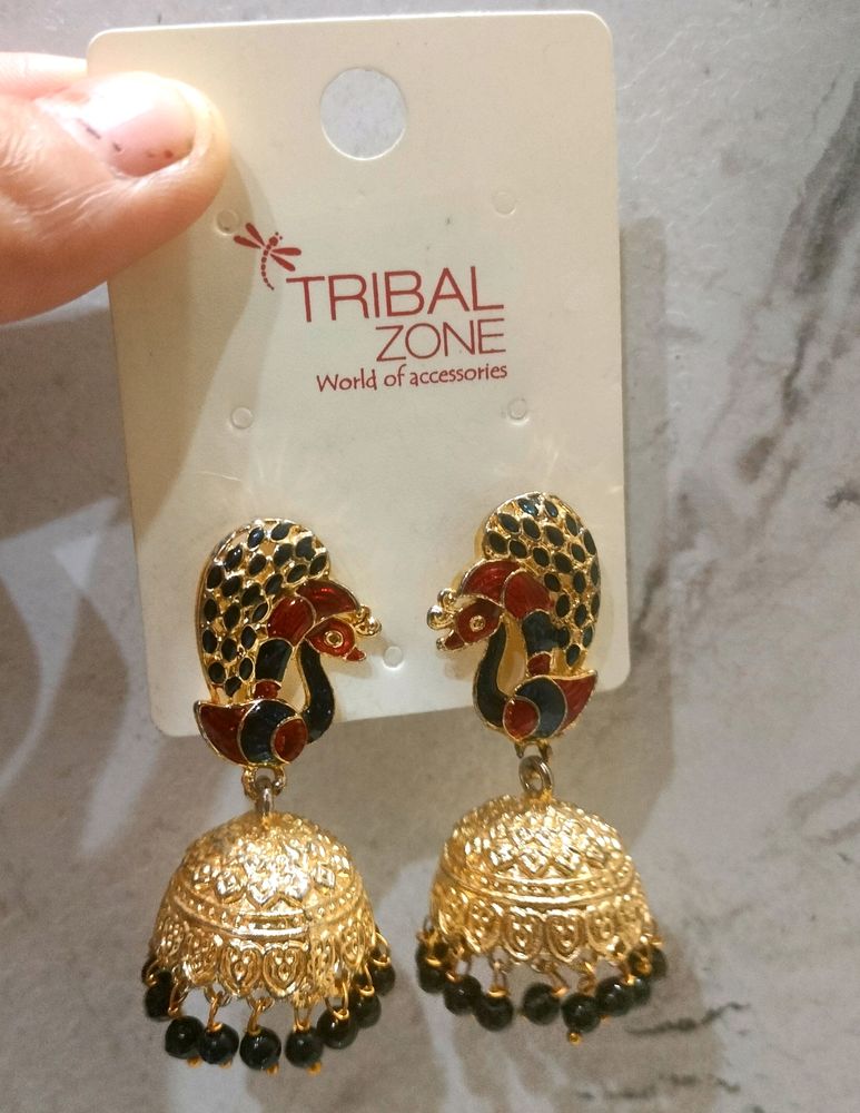 Earings Any one  for 150rs