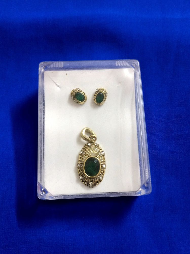 Emerald Green Stone Studied Gold Plated Imitation