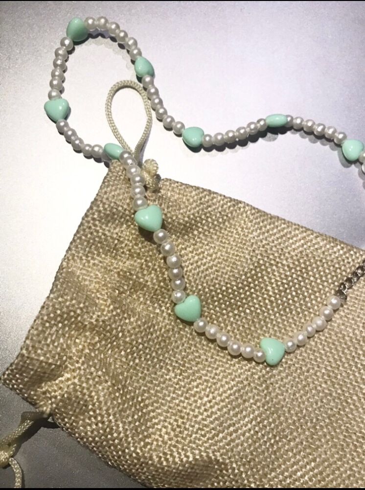 SAGE GREEN HEARTS BEADED NECKLACE. PACK OF 1