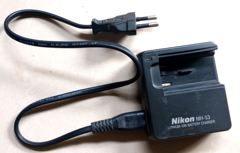 Nikon MH-53 Original Charger