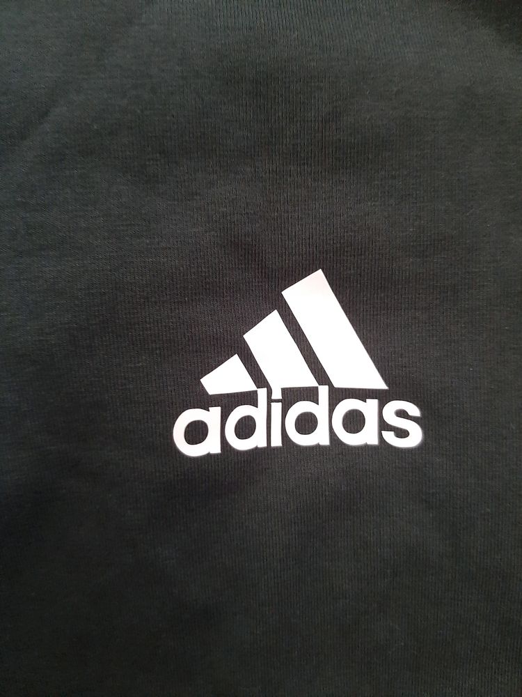 Adidas Tshirt