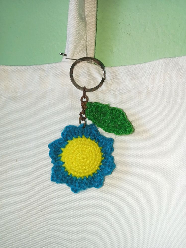 Crochet 🧶 Flower,🏵️ Keychain Fixed Price