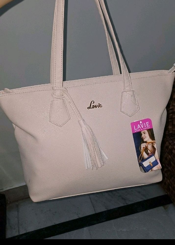 ❤️Brand New LAVIE bag