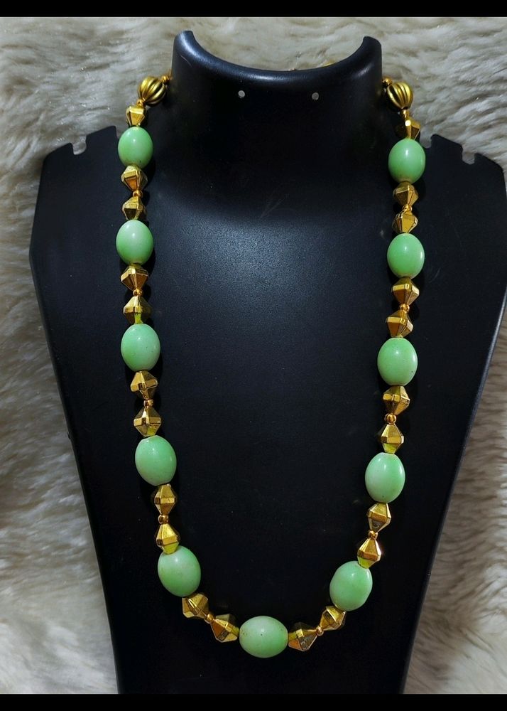 GREEN TRENDY NECKLACE