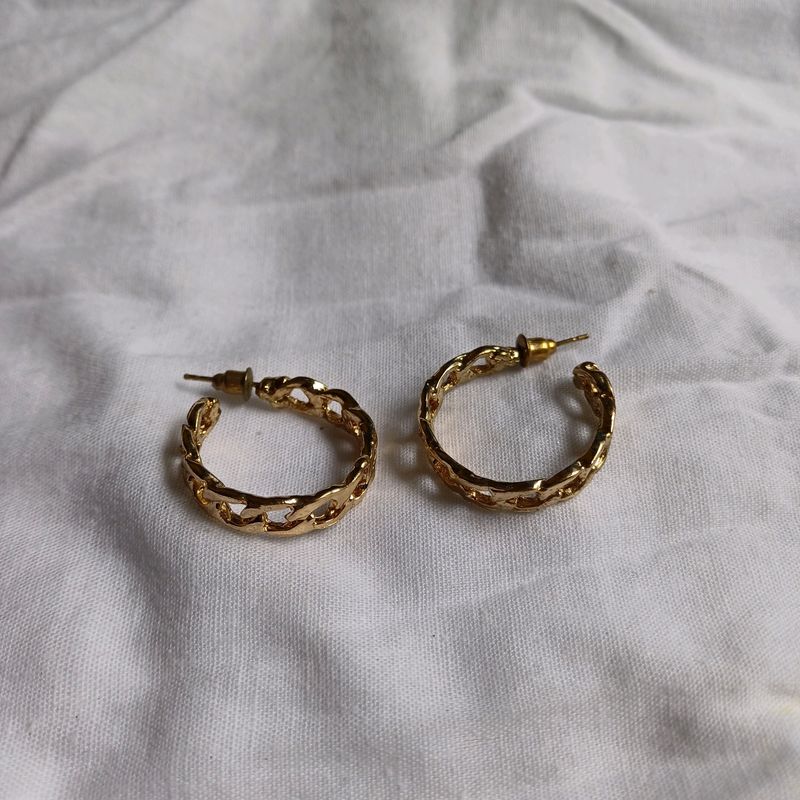 Golden Trending Hoop Earring