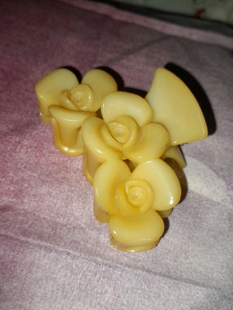 Claw Hair Clip ( Yellow Rose Design )