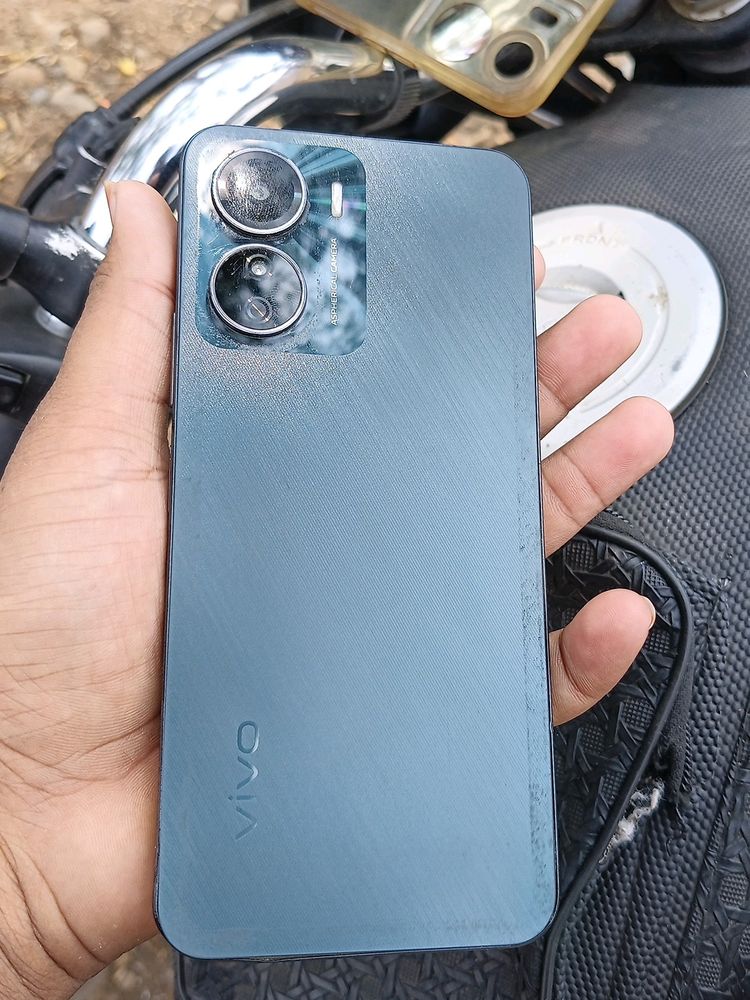 VIVO Y16