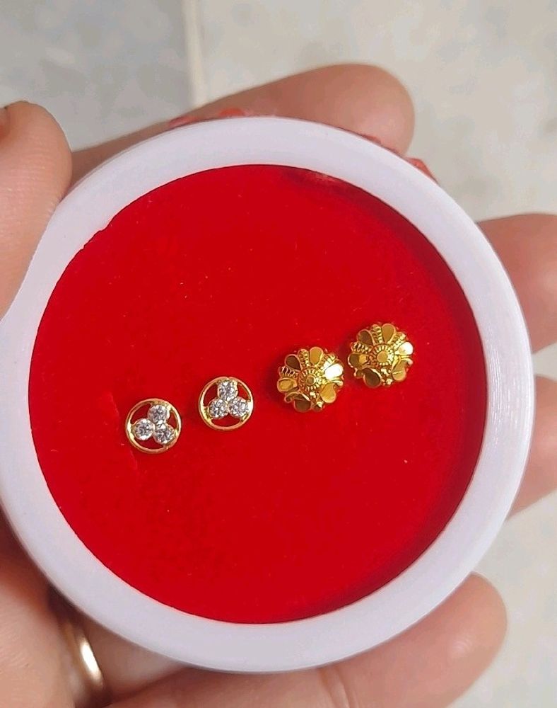 Beautiful New Shaining Stone Studs 2 Pairs