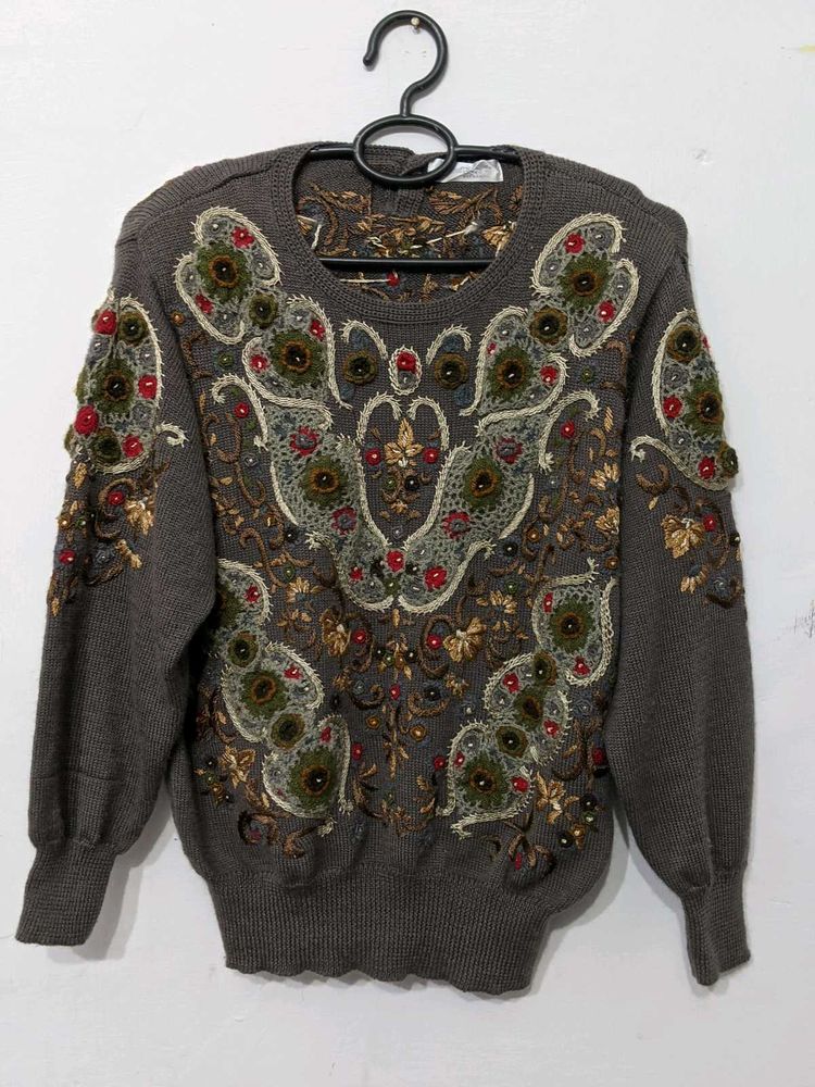 Embroidery Sweater......