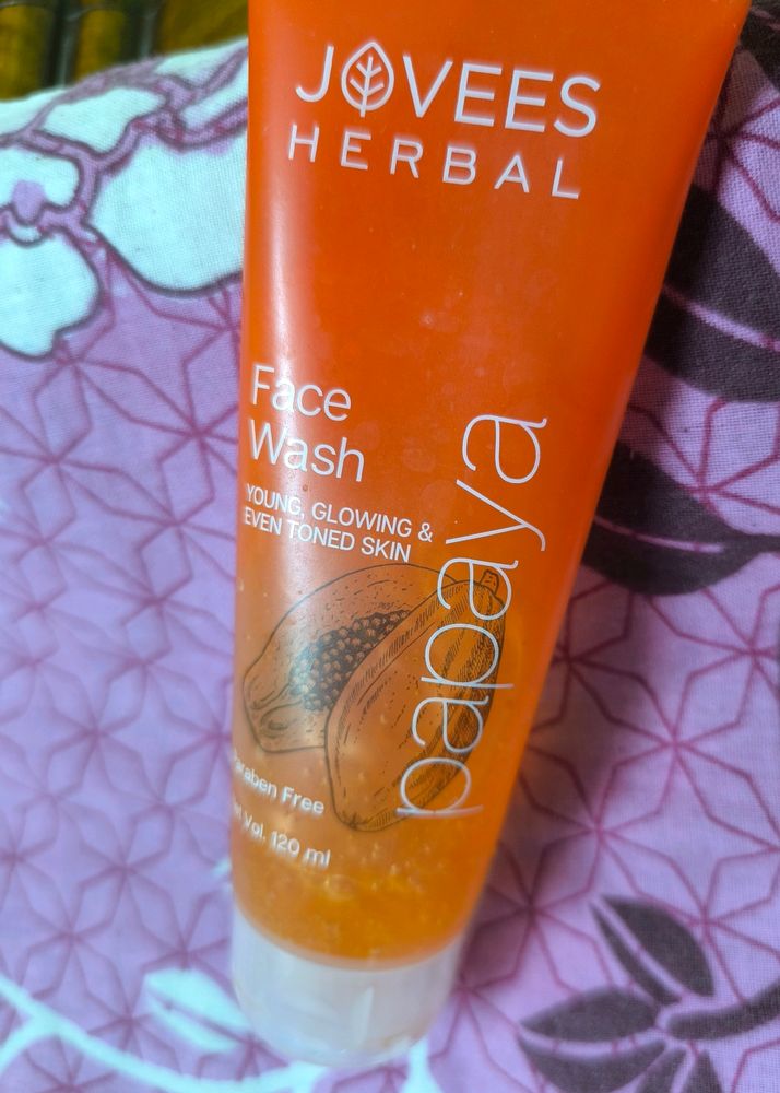 JOVEES HERBAL PAPAYA FACE WASH PARABEN FREE..