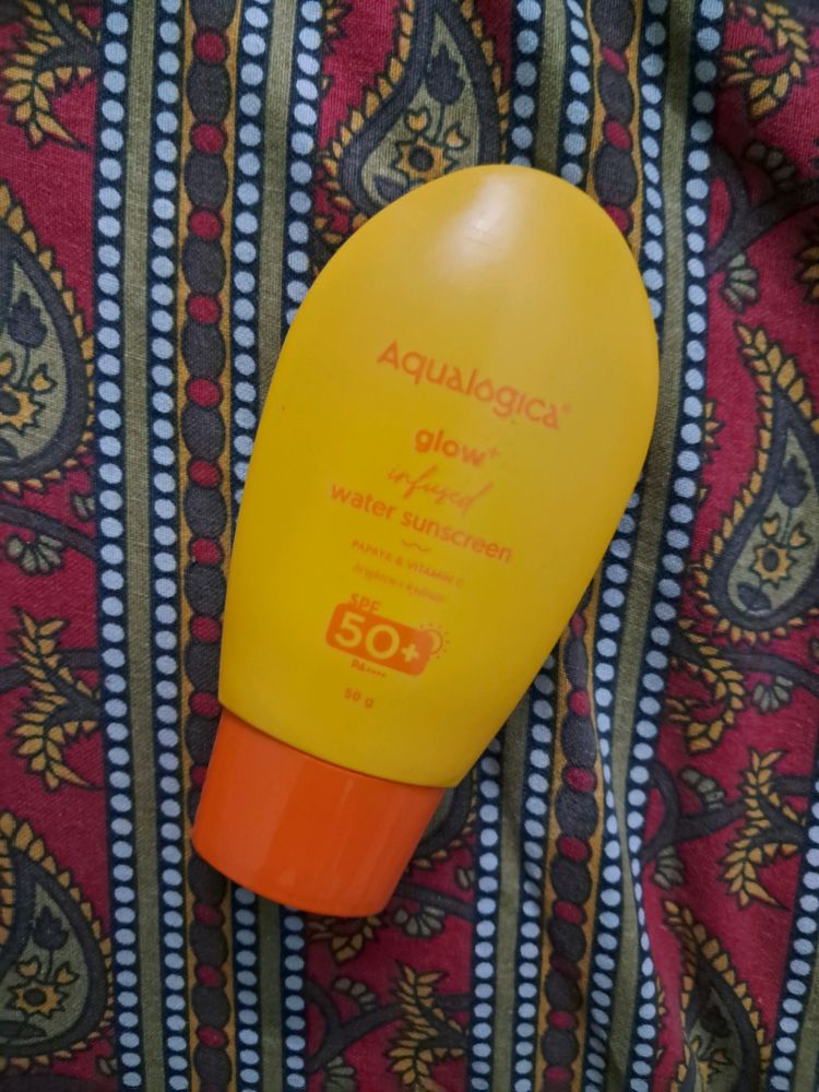 Aqualogica Glow Infused Water Sunscreen