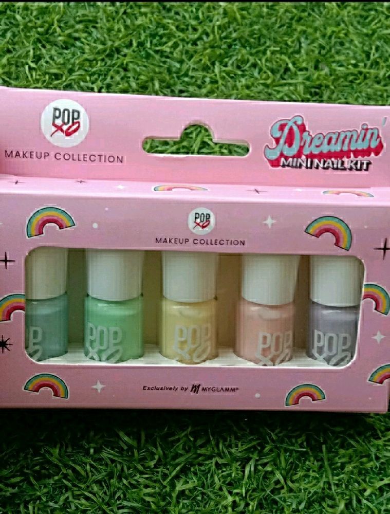 A Mini Nail Polish Set By Myglamm