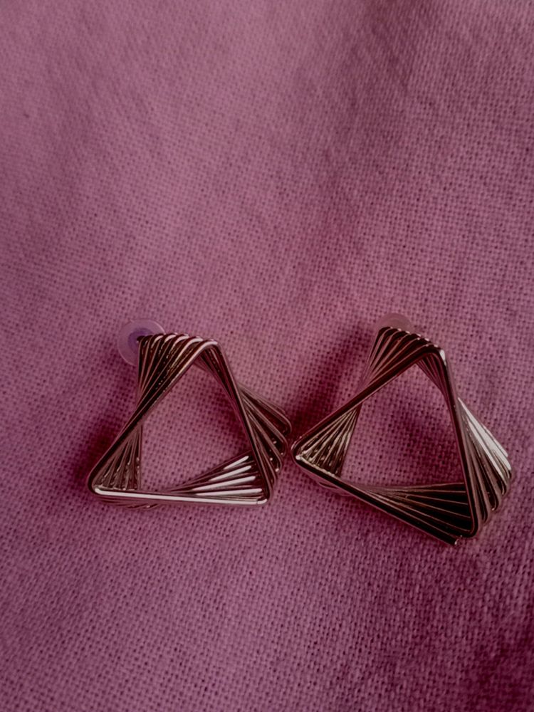 triangular studs