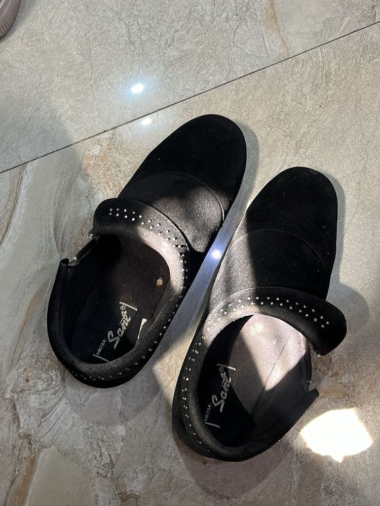 Black Casual Shoes