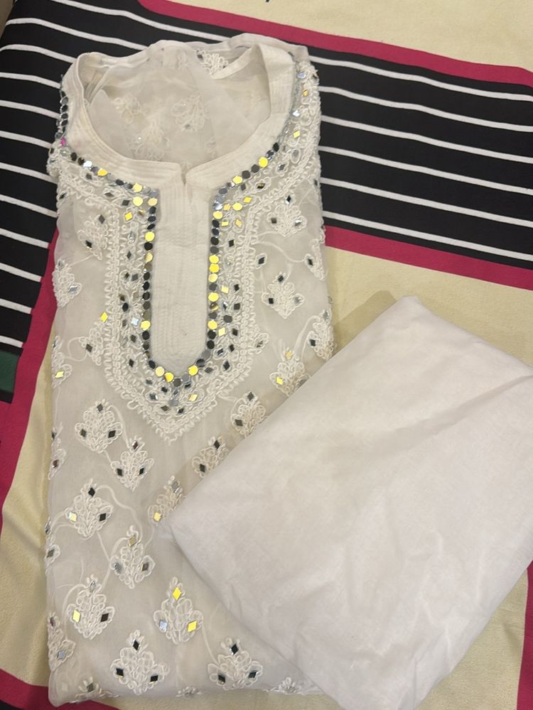 Chikankari Kurta With Inner