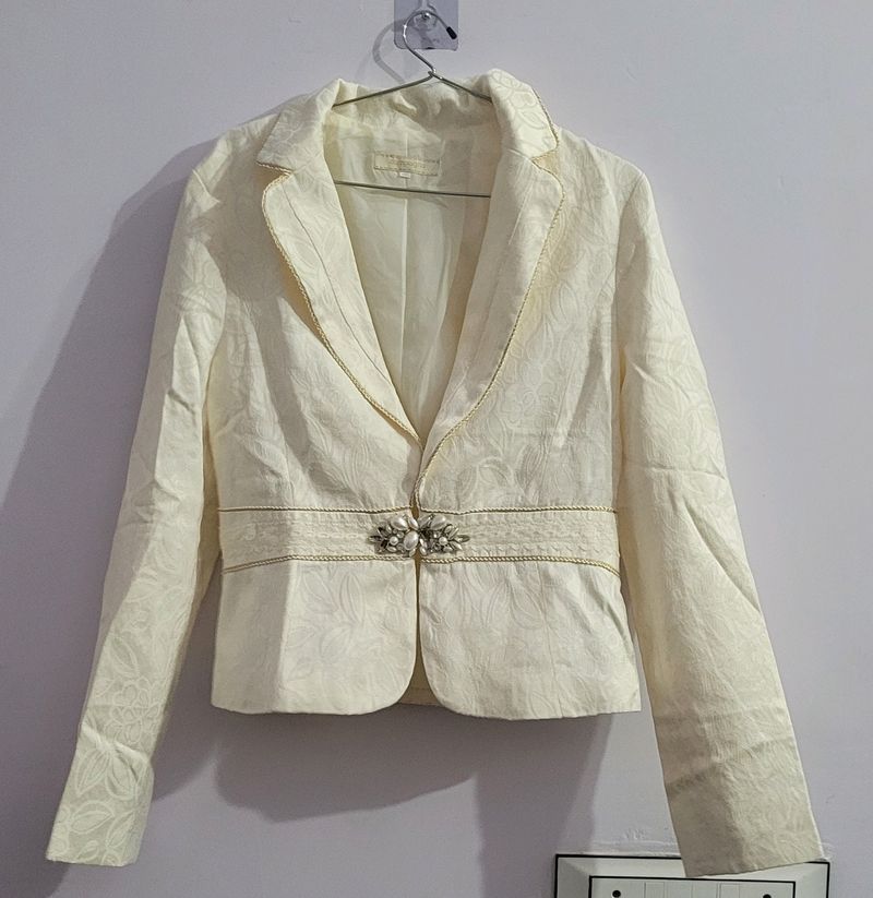 Women Stylish Blazer In Off White