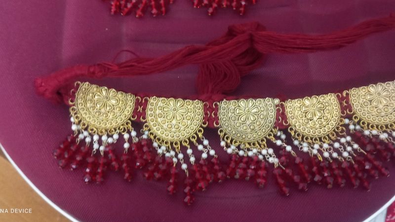 Thread Neck Piece