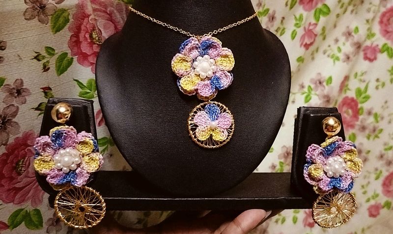 Crochet Jwellery Set (Multicolored)