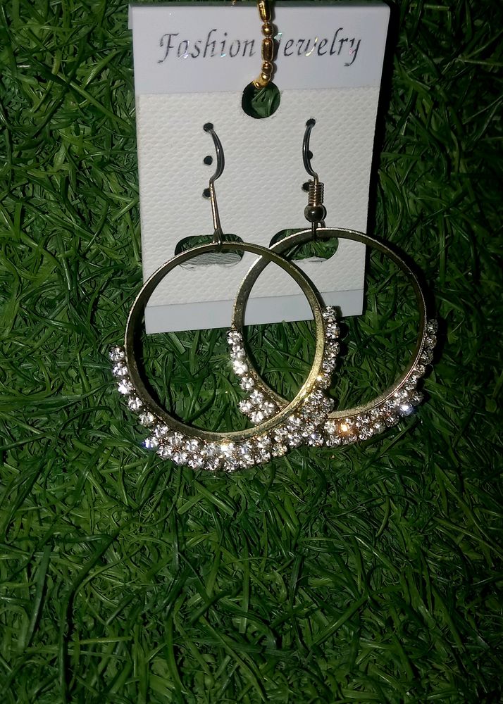 This Earrings In Vry Affordable Price