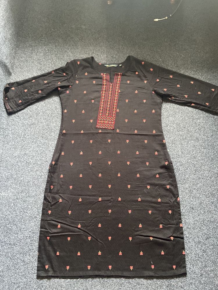 Avaasa Medium Size Kurti Bought From Pantaloons