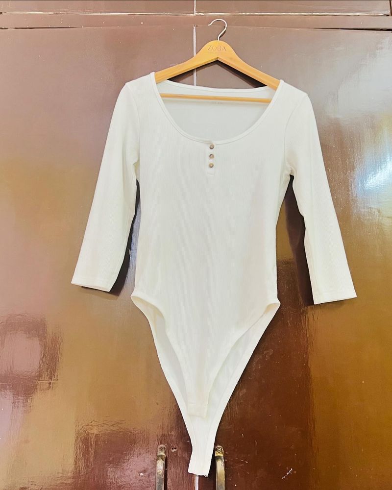 Beautiful White Bodysuit 🌸bust 32-34