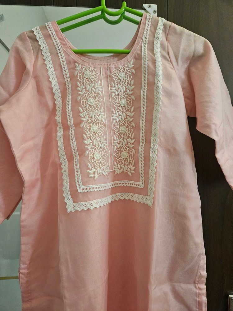 Beautiful Embroidered Pakistan suit