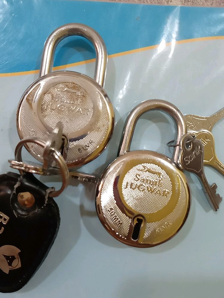 Combo Locks With Sets Of 3 Keys