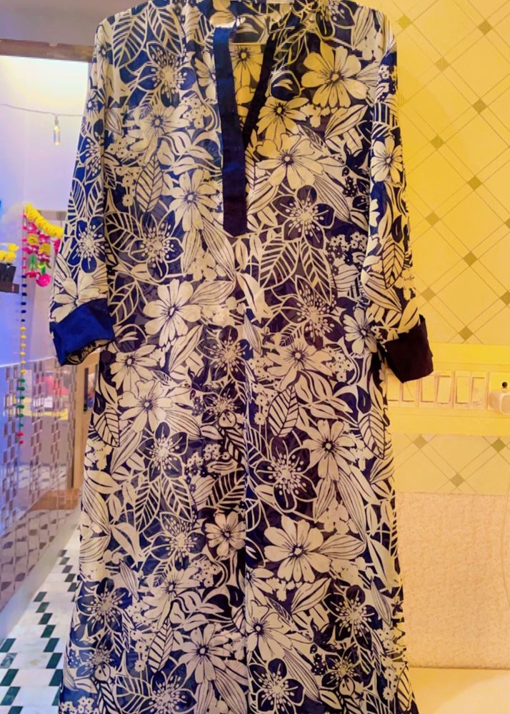 it's beautiful blue and white trancy chiffon kurti