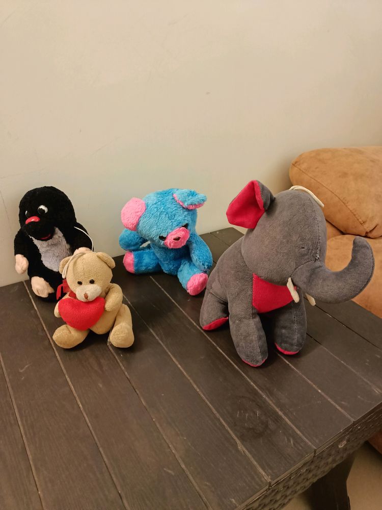 Combo Of 4pc Soft Toys .