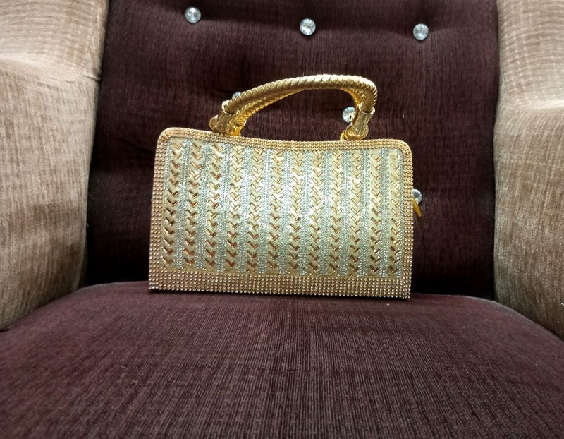 Beautiful 😍 Golden Hand/Sling Bag Only In ₹499