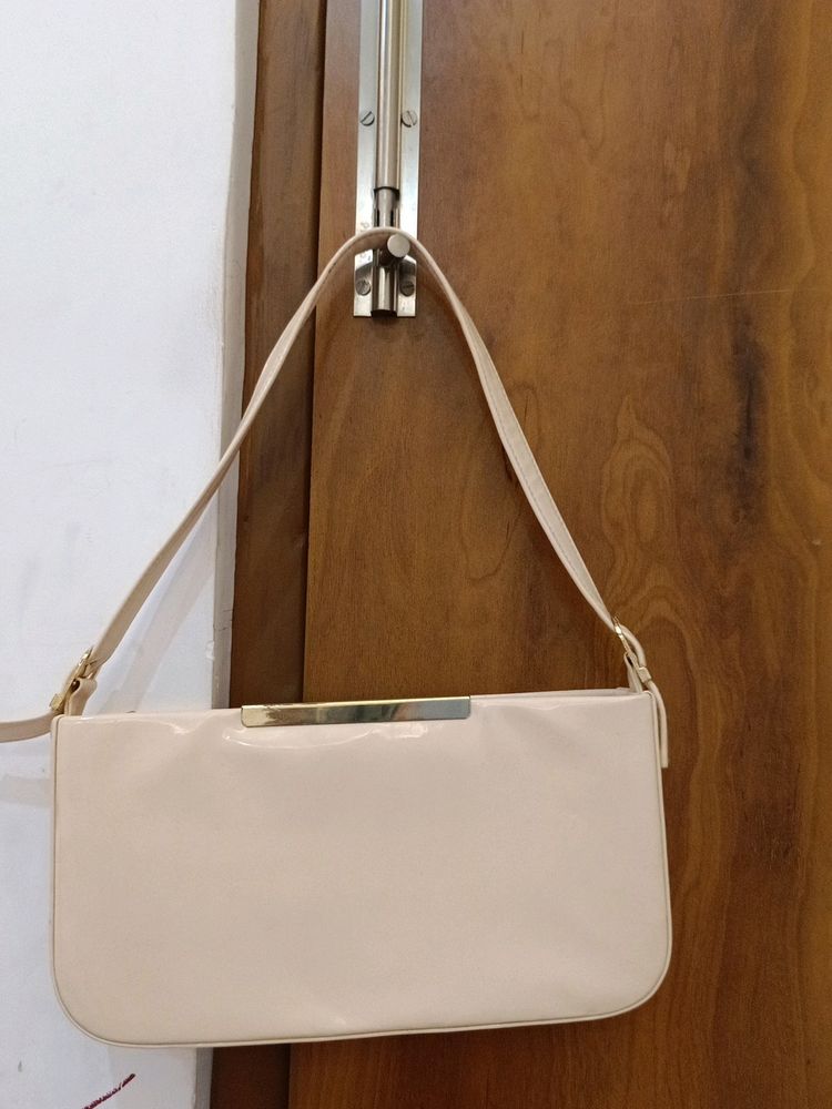 Hand Bag For The Everyday Use