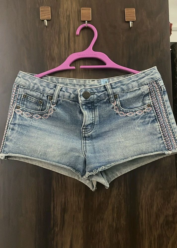 BOHO DENIMS