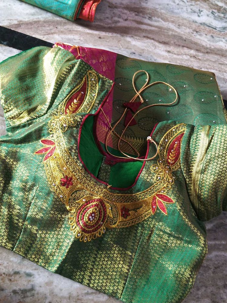 Pink And Parrot Green Pattu Saree.