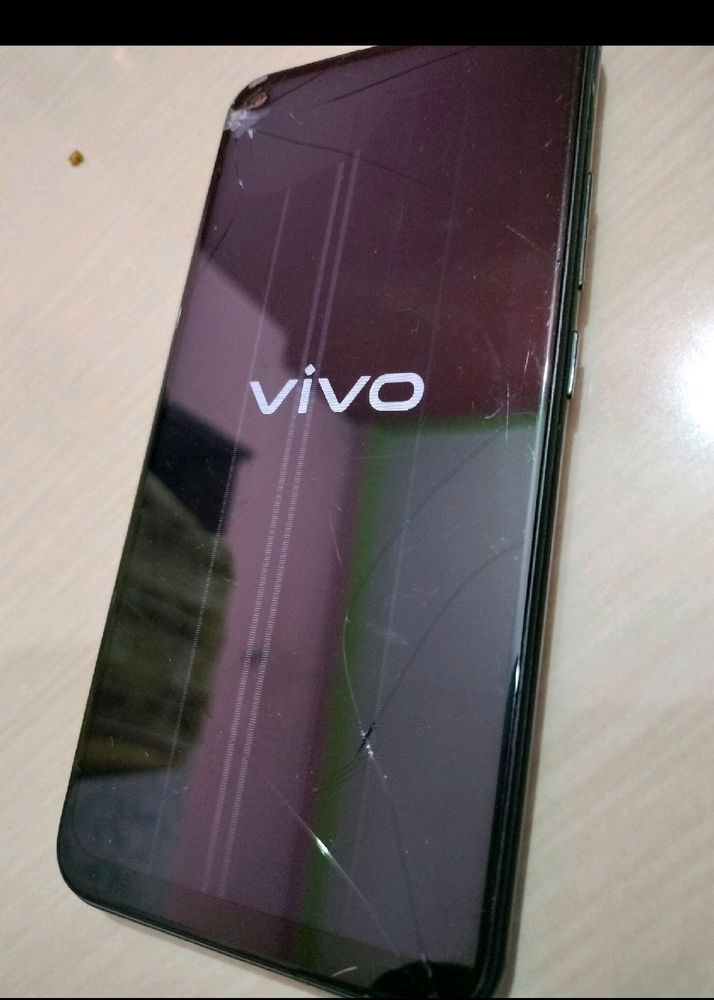 Vivo Y30 Phone With 3 Cover