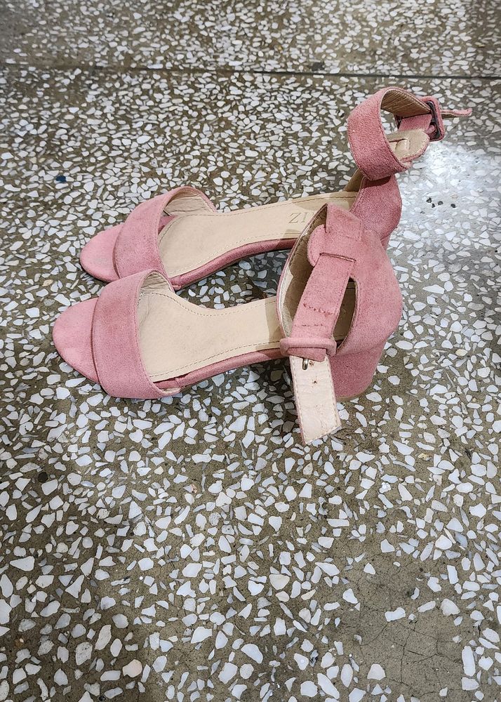 Lovely Ceriz Pastel Pink Block Heels