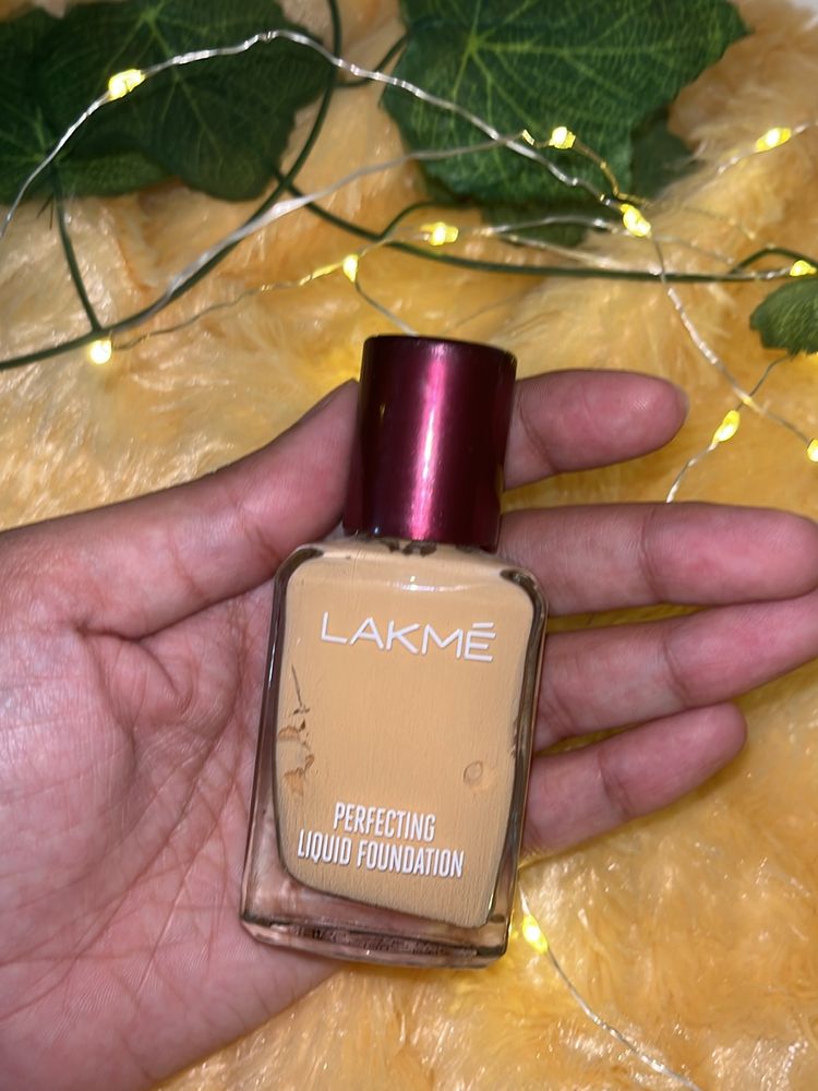 Lakme Perfecting Liquid Foundation