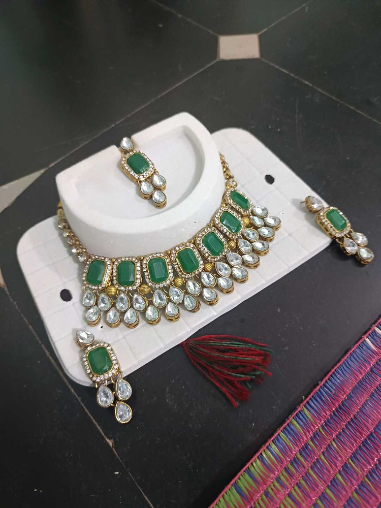 Green Necklace Set