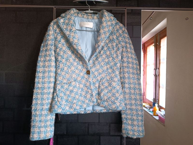 Korean Crop Blazer Green And White Color