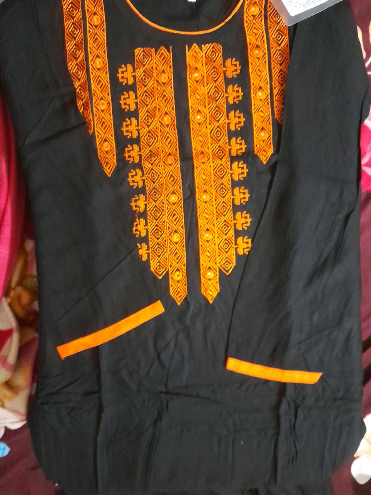 Black Embroidered Kurta