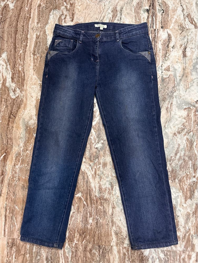 Slim Fit Trendy Ladies jeans