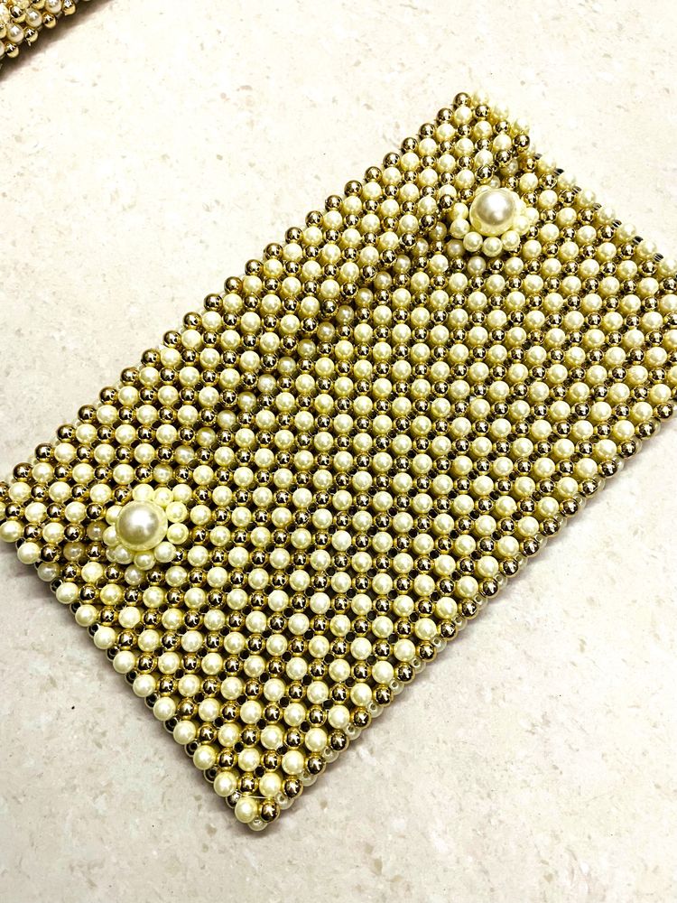 Most Trending Pearl Clutch