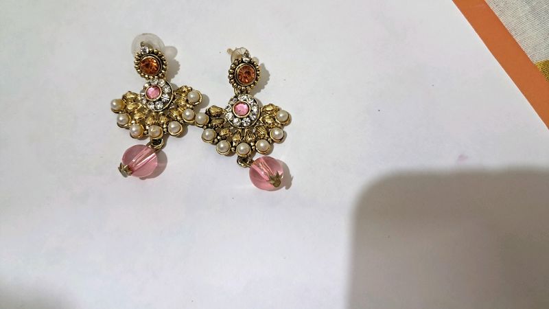 Pink Pearl  Earing.