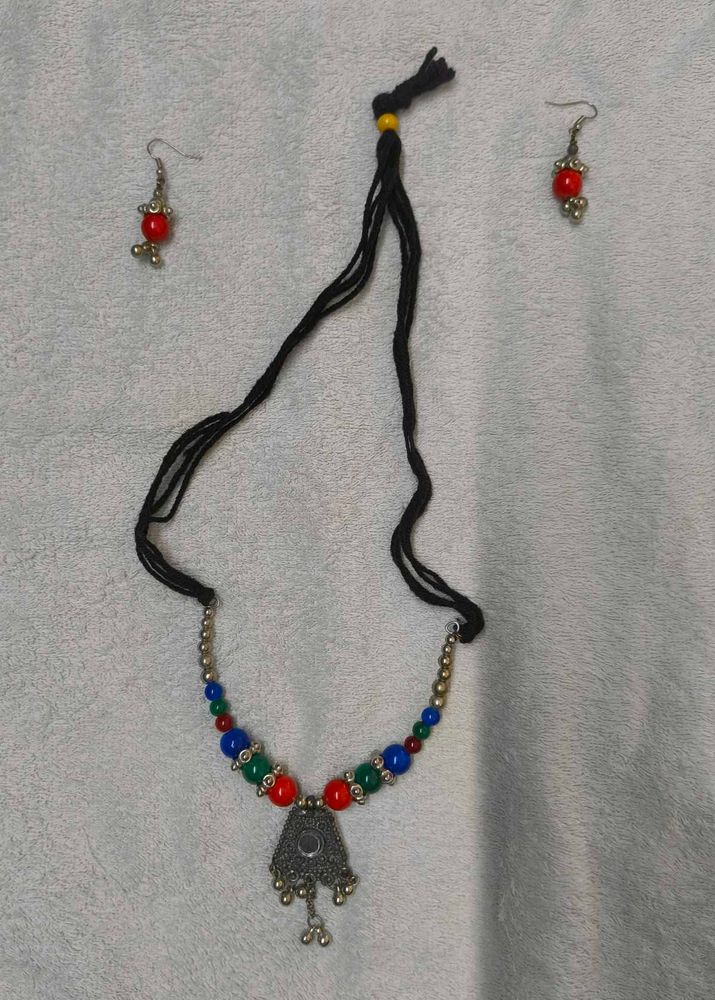 Ethnic Neck Piece With Earrings