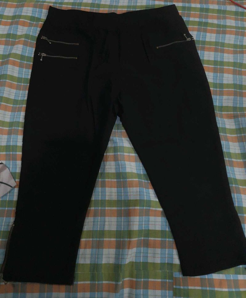 Black Jegging Capri