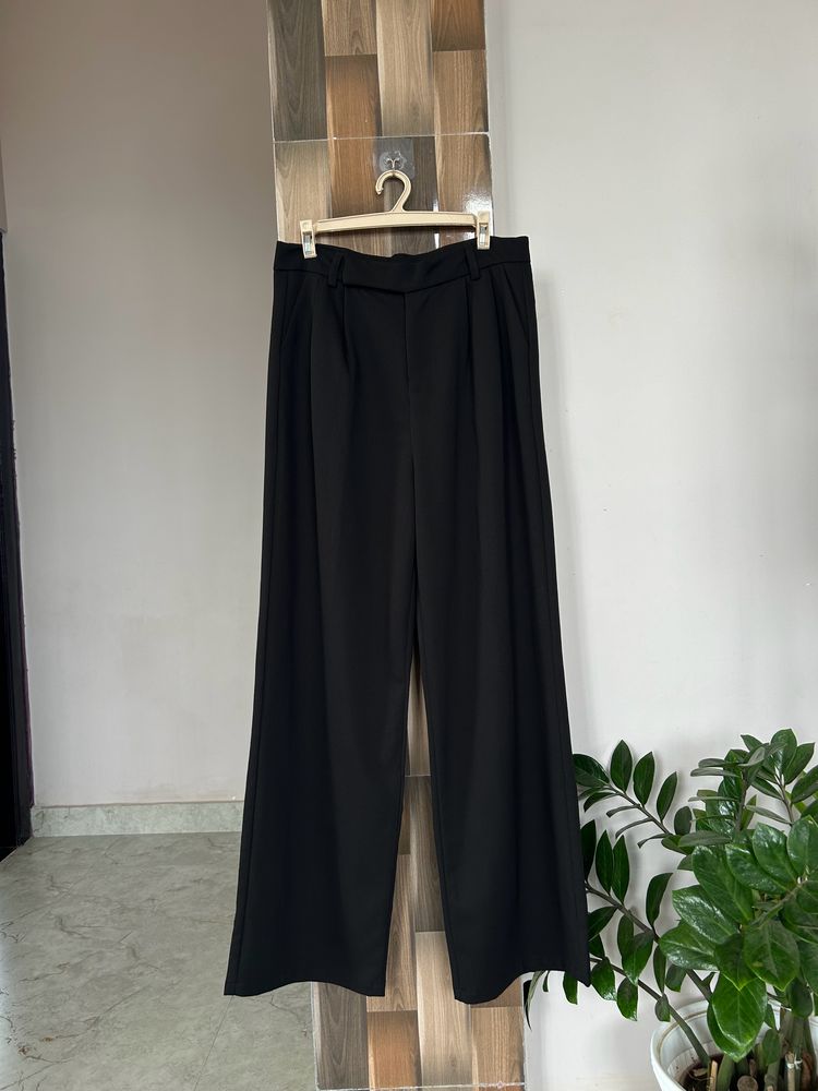 Black Highwaist Pants