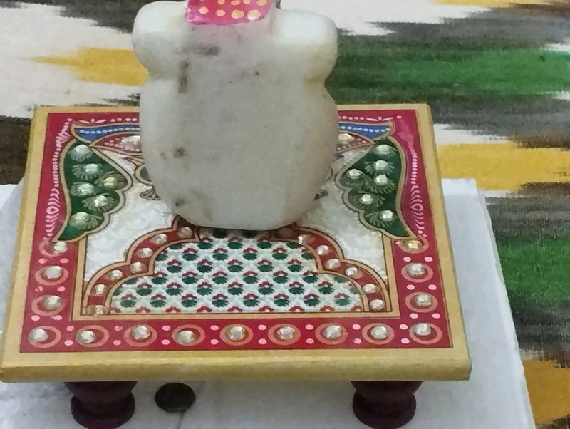 Marble Ganesh With Chouki