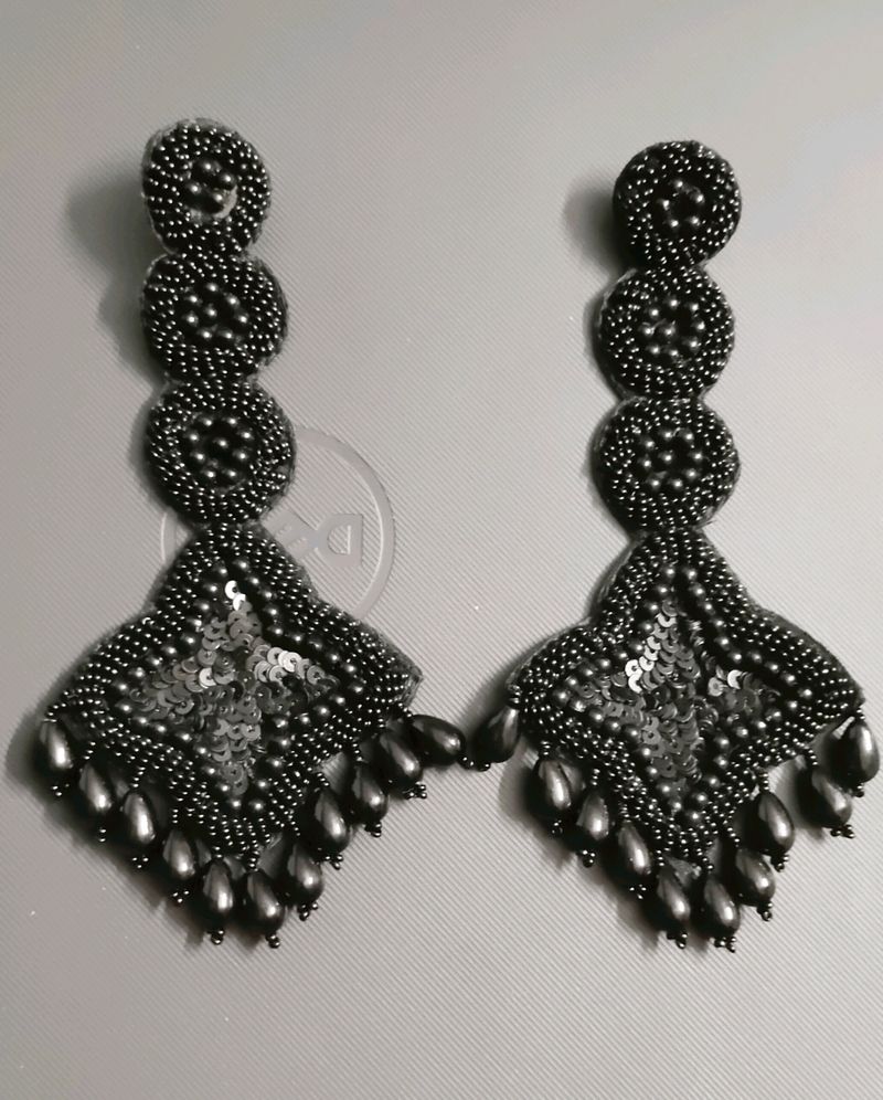 Black Sequence Long But Very Lightweight Earring