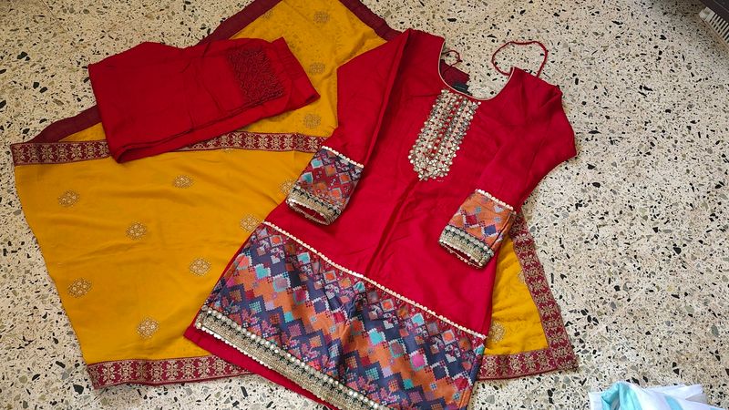 Flat 700 Embroidery Ethnic Suit